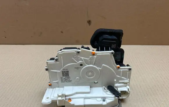 Volkswagen ID.4 Front door lock 4K1837015N