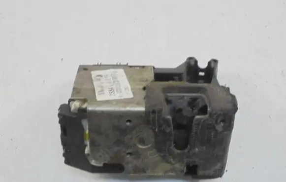 Ford Fusion Front door lock 2S6AA21812
