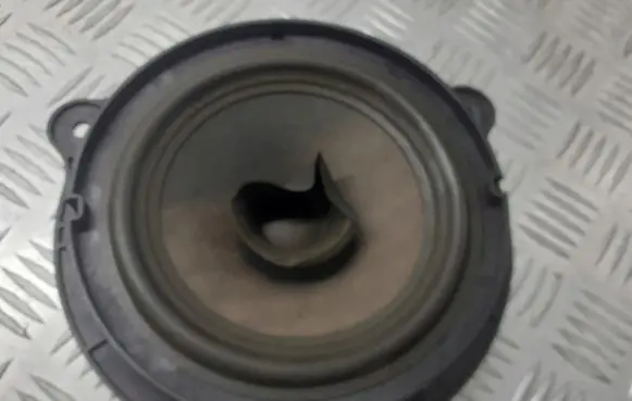 Nissan Primera Subwoofer speaker 28156-AV700