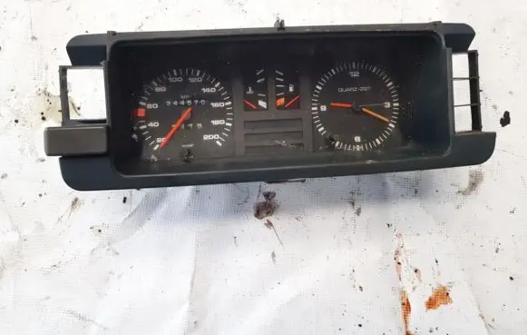 Audi 80 90 B2 Speedometer (instrument cluster) 81117331