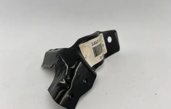 Volkswagen Fox Fender mounting bracket 5Z0821142