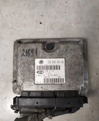 Volkswagen Polo VI Engine control unit/module 036906034ae