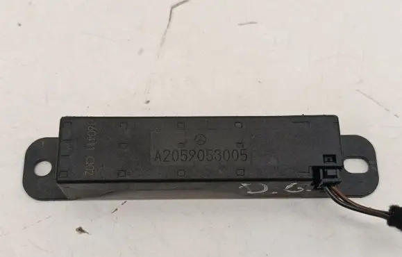Mercedes-Benz C W205 Keyless system antenna A2059053005