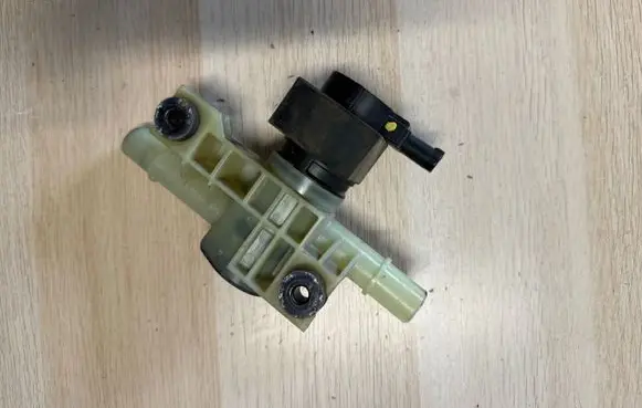Audi A3 8Y Fuel pressure regulator 5QF201549