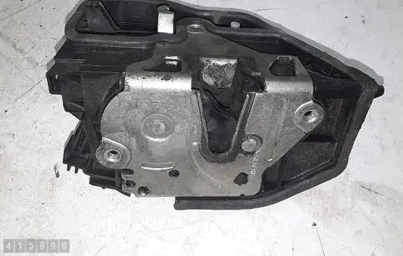 BMW X3 E83 Front door lock A046998