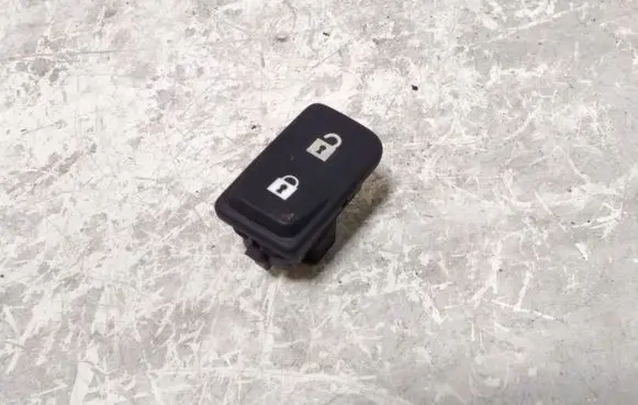 Volvo V50 Central locking switch button 03451500 30669958 03451510