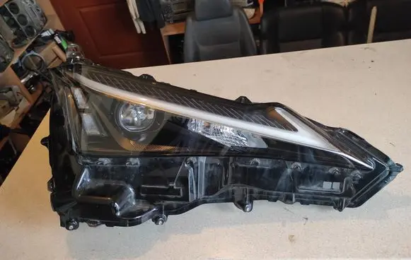 Lexus UX Headlight/headlamp