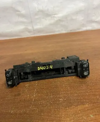 Mercedes-Benz E W210 Seat heating switch 2108200151 D4054