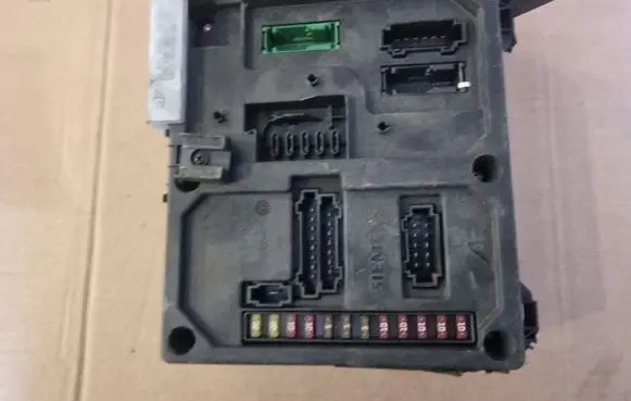 Volkswagen Sharan Fuse module S108145200H