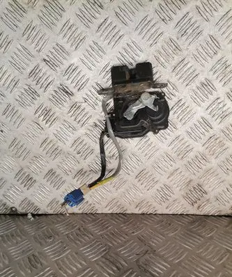 Toyota Corolla Verso AR10 Loading door lock 
