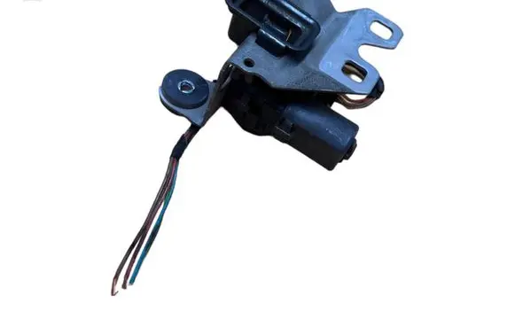 BMW 5 F10 F11 Tailgate window lock/catch/latch 7250299 7308831 1391098144