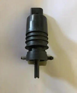 Volkswagen Tiguan Windscreen/windshield washer pump 1K6955651