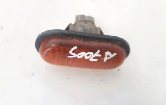 Renault Megane I Front fender indicator light 7700847333
