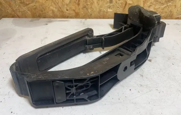 Mercedes-Benz E W211 Accelerator throttle pedal A2113000404 2113000404