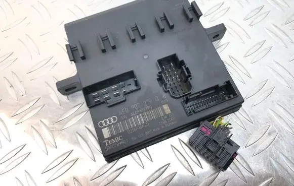 Audi A8 S8 D3 4E Comfort/convenience module 4E0907279Q 00007898C1