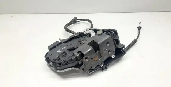 Volvo C70 Front door lock 30632849