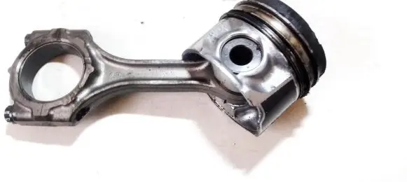 Lexus IS 220D-250-350 Piston with connecting rod