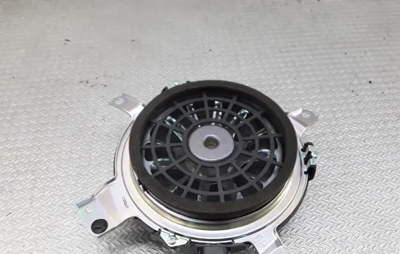 Lexus NX Subwoofer speaker 8615078050