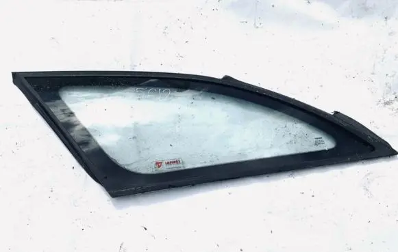 Nissan Primera Rear side window