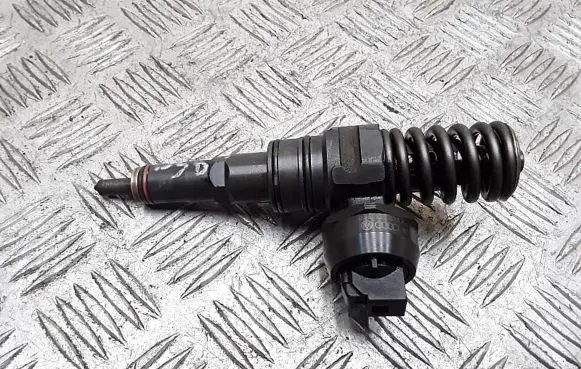Skoda Octavia Mk2 (1Z) Fuel injector 038130073AG