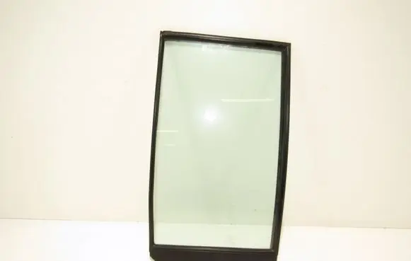 Mitsubishi Pajero Rear vent window glass 