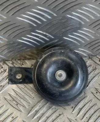 Nissan Leaf I (ZE0) Horn signal 014020