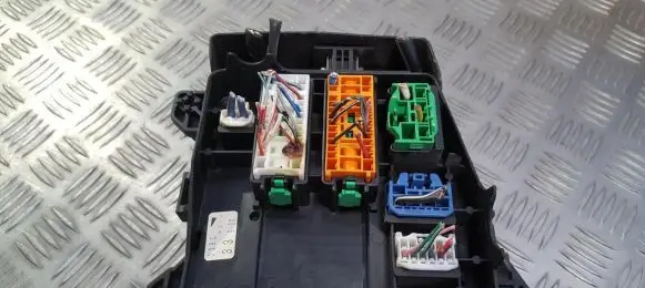 Mazda Premacy Fuse box set 339103
