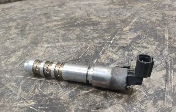 Cadillac SRX Camshaft vanos timing valve 12615613