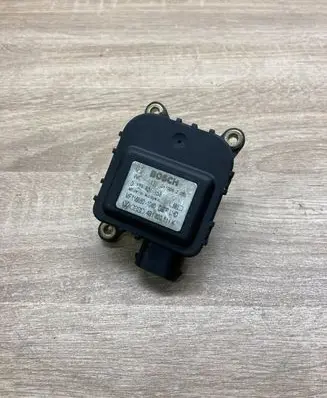Audi A6 S6 C5 4B Air flap motor/actuator 4B1820511K 0132801158