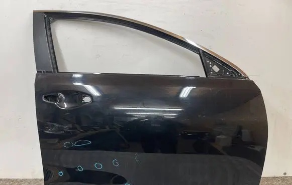 KIA Ceed Front door 