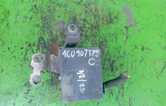 Volkswagen Golf IV ABS Pump 1C0907379C