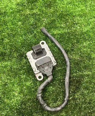 Mercedes-Benz E W213 Lambda probe sensor a0009058011