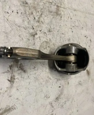 BMW M3 Piston with connecting rod 7838623