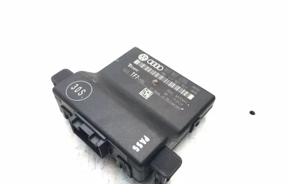 Audi A3 S3 8P Gateway control module 1K0907530G K701