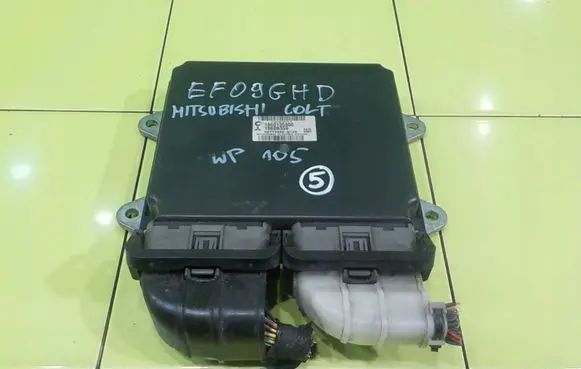 Mitsubishi Colt Engine control unit/module 1860135900 WP105