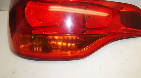 Audi Q7 4L Tailgate rear/tail lights 4L0945093
