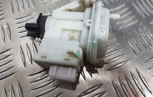 Volkswagen PASSAT B3 Central locking motor 357862153C