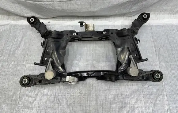Land Rover Range Rover Evoque L551 Rear axle beam with reductor 