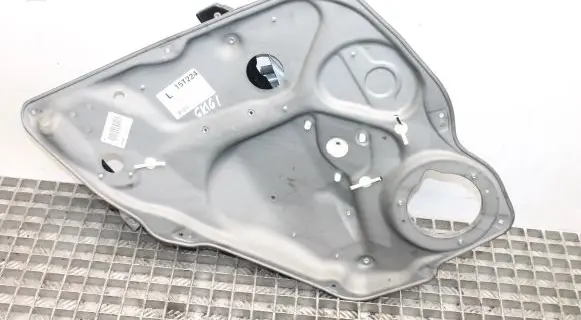 Mercedes-Benz B W245 Rear door window regulator with motor A1697301579