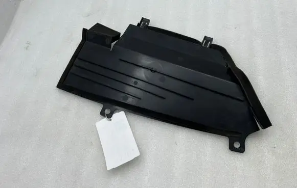 Nissan Leaf II (ZE1) Intercooler air guide/duct channel 921825SH0b