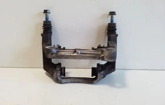 Nissan Qashqai J12 Brake caliper pad carrier rear 5K428F