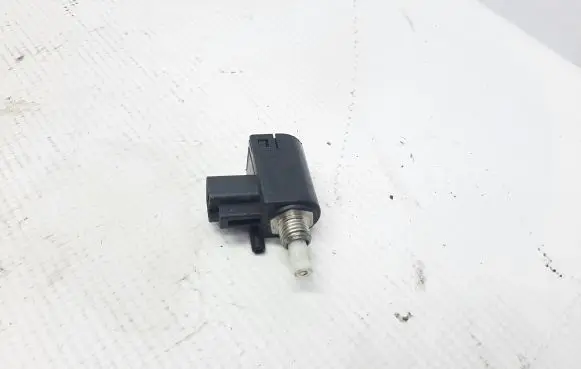 Toyota Yaris Brake pedal sensor switch CV591 8N4G