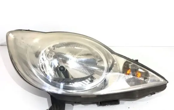Peugeot 107 Headlight/headlamp 81110-0H030