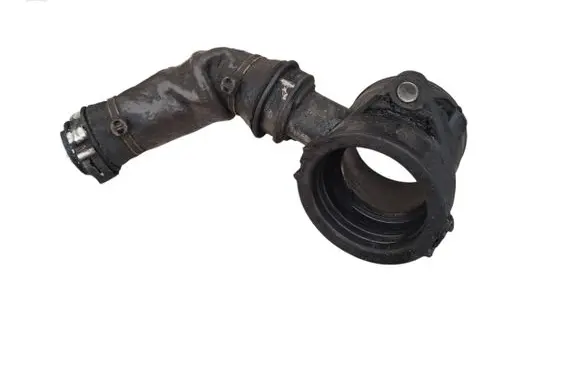 Ford Focus Turbo air intake inlet pipe/hose AV616C784AE