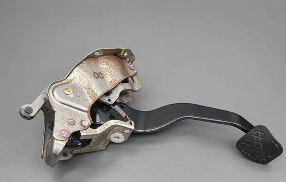 Honda CR-V Brake pedal PHV22X