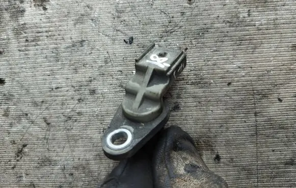 Ford Galaxy Camshaft position sensor 5m5112k073
