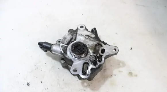 Volkswagen PASSAT B6 Vacuum pump