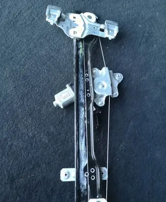 Opel Mokka Front door window regulator with motor 98910SUV20
