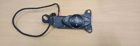 Mercedes-Benz E W211 Wing mirror switch 2118208510 03211011