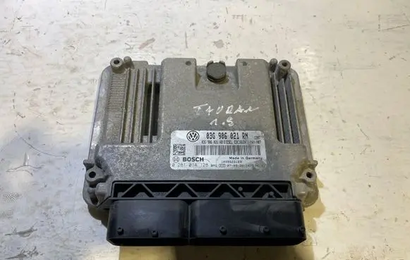 Volkswagen Touran I Engine control unit/module 03G906021RN